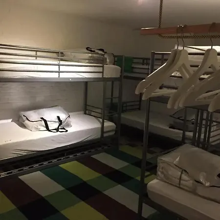 Spacious House With 6 Bedrooms In De Panne