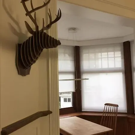 Spacious House With 6 Bedrooms In * De Panne