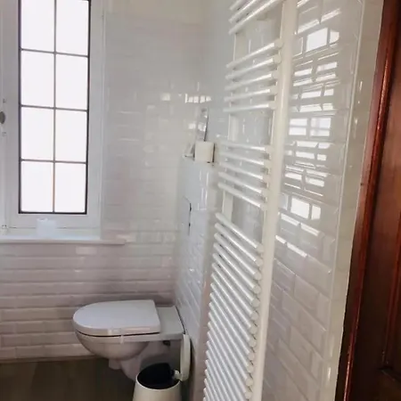 Vakantiehuis Spacious House With 6 Bedrooms In *