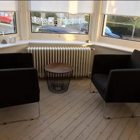 Spacious House With 6 Bedrooms In Vakantiehuis *