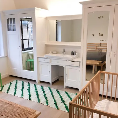 Spacious House With 6 Bedrooms In *
